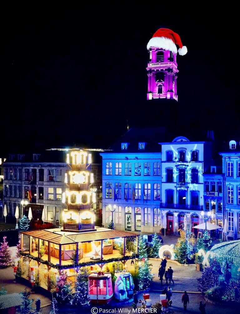 Pyramide de Noël et carrousel – Chalet Event